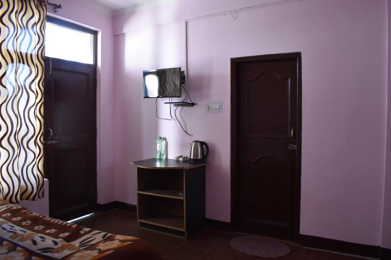 Hostel Who Needs Map Mcleodganj МакЛеод Ганж Екстериор снимка